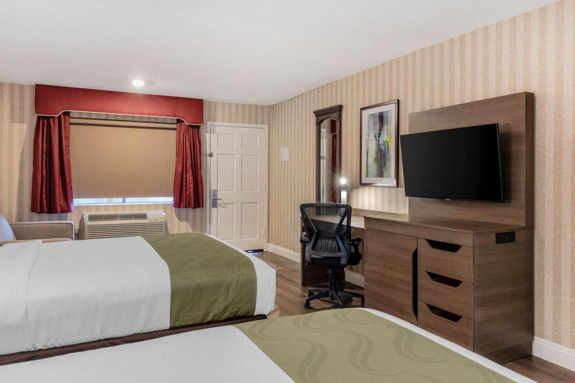 Quality Inn & Suites Anaheim Maingate Exterior photo
